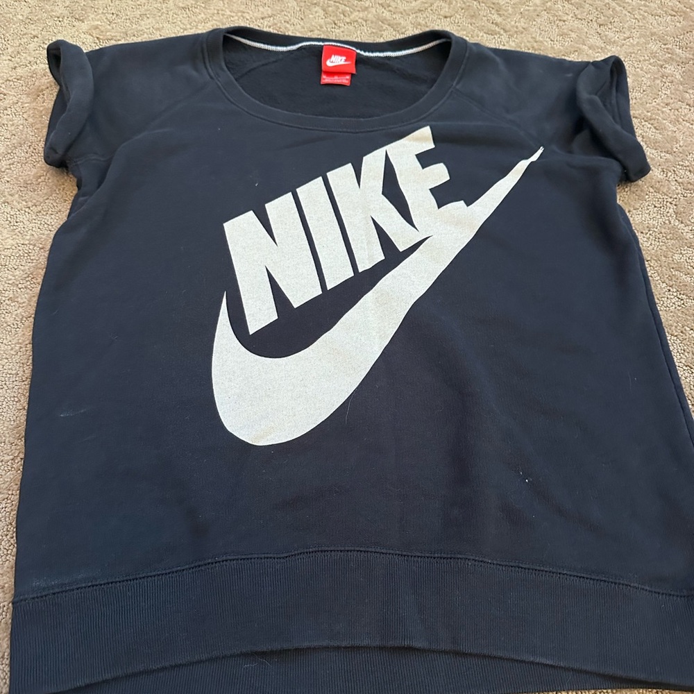 Nike Black Short Sleeve Tee sweatshirt swoosh Athletic Casual Wear